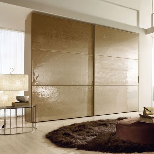 Armoire contemporaine - VETROPERLA & TERRADILUNA - Falegnami - en bois laqué / à porte coulissante
