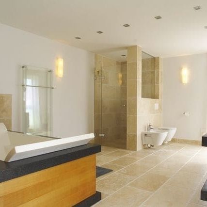 Salle de bain contemporaine - RAUVISIO - Rehau - en verre / préfabriquée / sur mesure