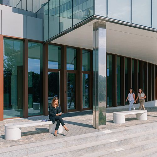 Banc public contemporain - GEN - Escofet - en béton armé / sans dossier / sans accoudoirs