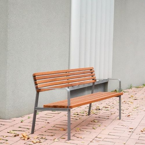 Banc public contemporain - UNIVERSE UP - Escofet - en acier inoxydable / en bois / avec dossier