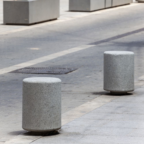 Borne de protection - PUSH - Escofet - en béton / pour collectivité / pour établissement public