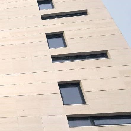Façade en calcaire - MOCA CREME - LUSOROCHAS NATURAL STONE