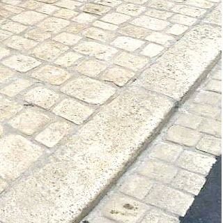 Bordure franchissable pour trottoir - GBTFR - Girpav - en pierre reconstituée / linéaire