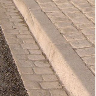 Caniveau double pente - GCAP D - Girpav - pavé / en pierre / pour espace public
