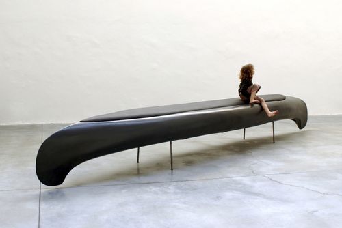 Banc design original - CANOA - ImperfettoLab - en fibre de verre