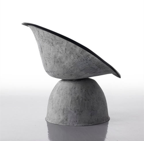 Fauteuil design original - MINI - ImperfettoLab - en fibre de verre / noir
