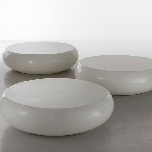 Table basse contemporaine - PILLOLA  - ImperfettoLab - en fibre de verre / ronde / résidentielle
