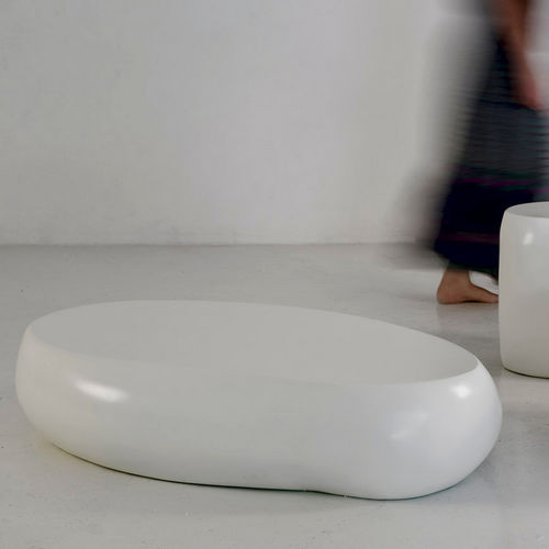 Table basse contemporaine - SLAB - ImperfettoLab - en fibre de verre / ronde / résidentielle