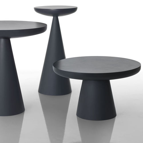 Table basse contemporaine - MISS - ImperfettoLab - en fibre de verre / ronde / résidentielle