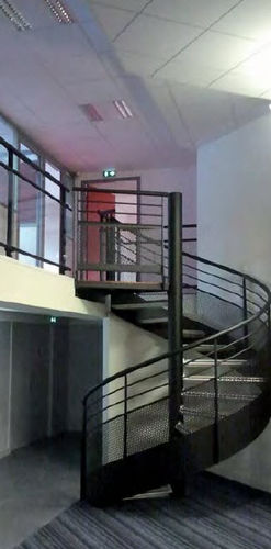 Escalier en colimaçon - LISSE VOILE - GANTOIS Industries - à marches en métal / structure en métal / technique