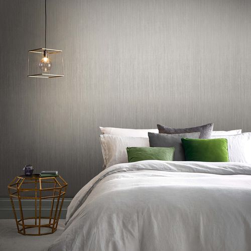 Papier peint contemporain - LUSTRE SILVER - Graham & Brown - uni / aspect tissu / gris