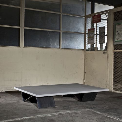Table basse contemporaine - ZETA - TRISS - en acier / en béton / en céramique
