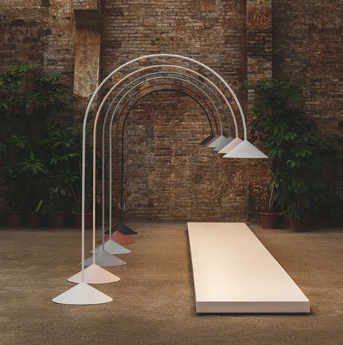 Lampe sur pied - Out - VIBIA LIGHTING - en aluminium / en acier inoxydable / contemporaine
