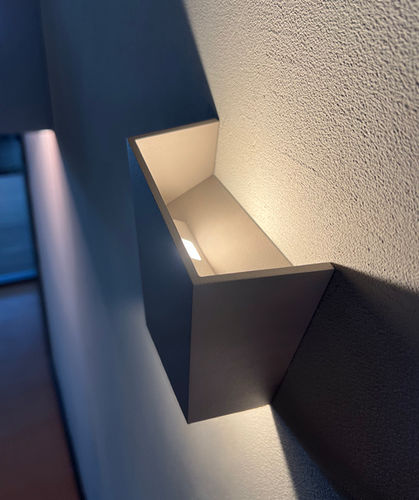 Applique murale contemporaine - Break plus - VIBIA LIGHTING - d'extérieur / en aluminium / géométriques