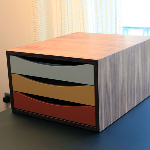 Caisson de bureau en bois - NYHAVN - Triode Design - à 3 tiroirs / par Finn Juhl