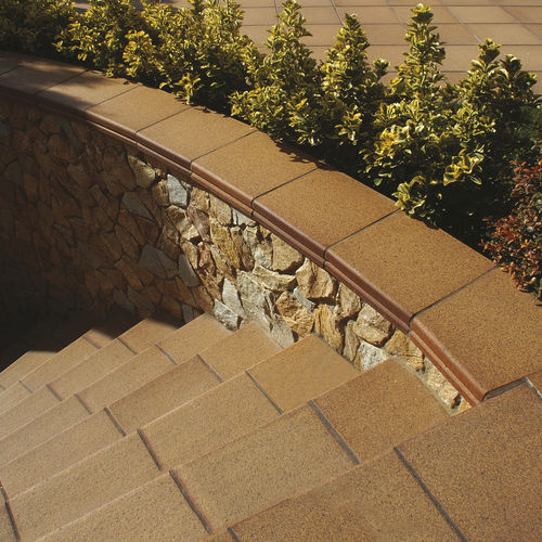 Revêtement de marche en céramique - NATURAL - TERRAKLINKER - GRES DE BREDA - en terracotta / pour piscine / antidérapant