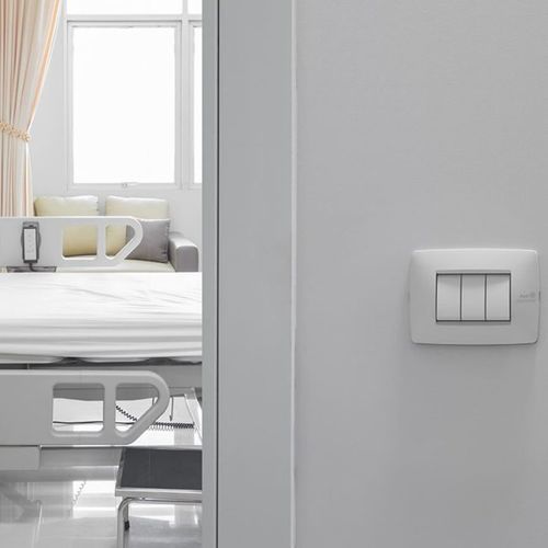 Support de prises électriques pour bureau - CHORUSMART - GEWISS - multimédia / sur rail