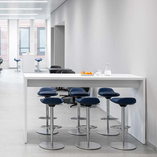 Tabouret de bar contemporain - LIMEIS5 - Interstuhl Büromöbel GmbH & Co. KG - en plastique / avec piètement en métal / piètement central