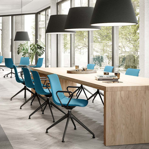 Chaise visiteur contemporaine - SHUFFLEis1 - Interstuhl Büromöbel GmbH & Co. KG - d'intérieur / en tissu / avec piètement en métal
