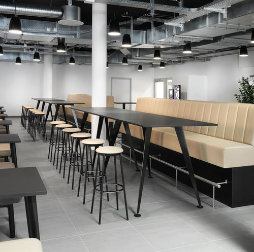 Table mange-debout contemporaine - Comta - Kusch & Co - en HPL / en placage de bois / avec piètement en chêne