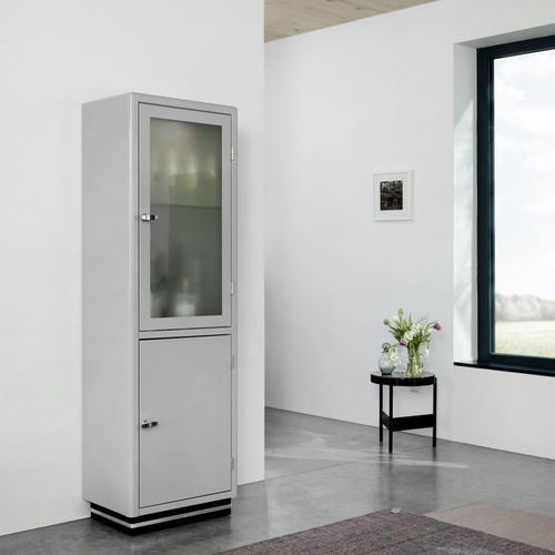 Vitrine armoire contemporaine - SB 422 - Müller - sur pied / en métal / en verre