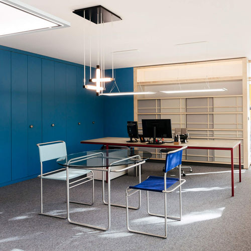 Table contemporaine - K40 - Tecta - en verre / avec piètement en acier / ronde