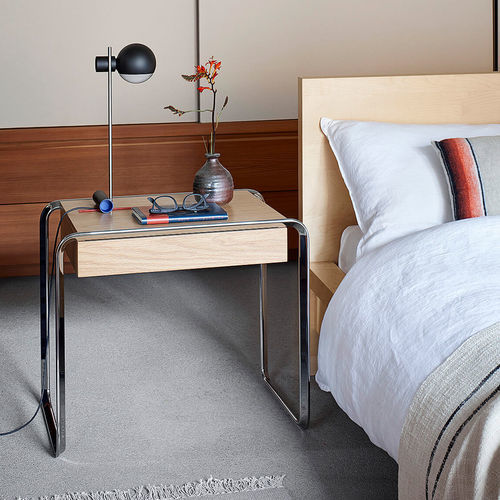 Table de chevet contemporaine - K2A - Tecta - en chêne / en noyer / en placage de bois