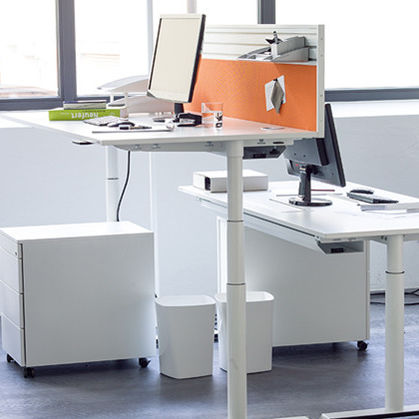 Bureau pour open space - FOXX - Wiesner Hager - contemporain / en stratifié / avec rangement