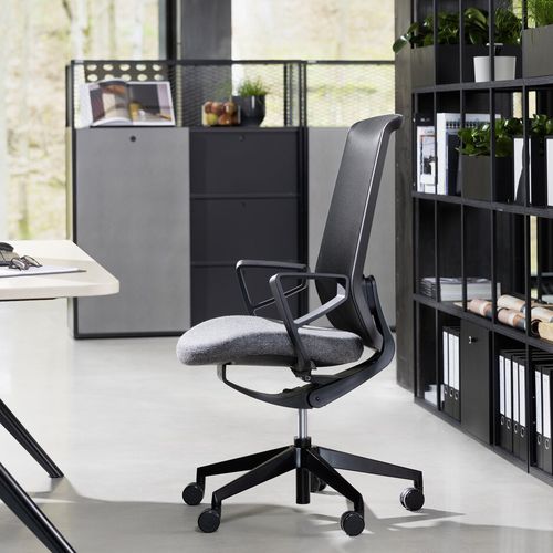 Chaise de bureau contemporaine - MOTIV - Wiesner Hager - d'intérieur / en tissu / avec piètement en métal