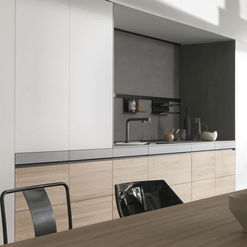 Cuisine contemporaine - Genius Loci - VALCUCINE - en orme / en verre / en céramique