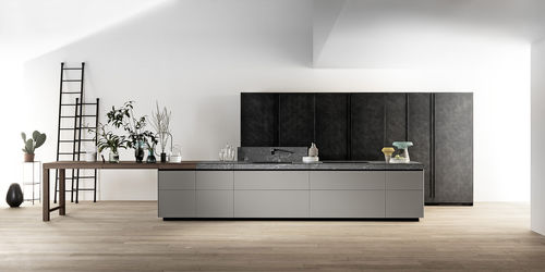 Cuisine contemporaine - Genius Loci - VALCUCINE - en verre / en pierre / en cuivre