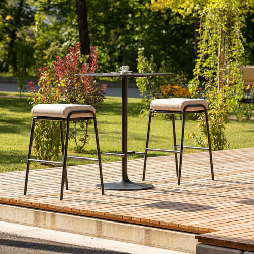 Table mange-debout contemporaine - CASUAL Outdoor Table high - Bene GmbH - en acier à revêtement par poudre / avec piètement en acier thermolaqué / rectangulaire