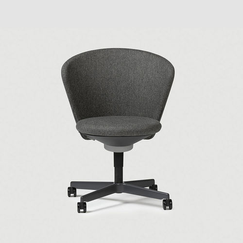 Chaise visiteur contemporaine - BAY - Bene GmbH - d'intérieur / en tissu / en simili cuir