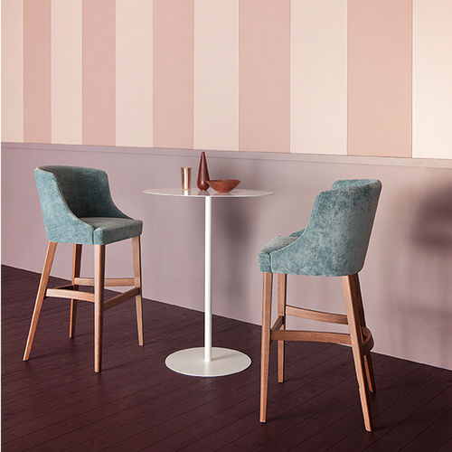 Chaise de bar contemporaine - WOW - DRIGANI SRL - d'intérieur / en tissu / avec piètement en bois