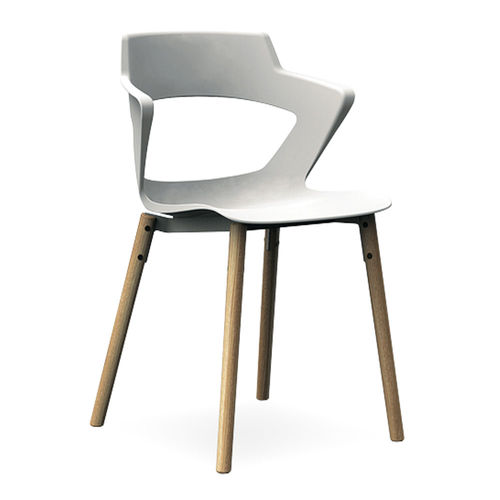 Chaise contemporaine - UF 168 - DRIGANI SRL - d'intérieur / en plastique / avec piètement en bois
