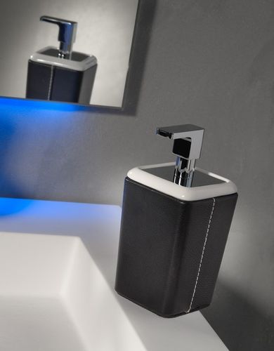 Distributeur de savon résidentiel - LOFT & BATH - KRAMER - à poser / en acier inoxydable / manuel