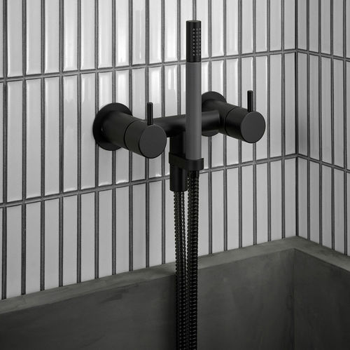 Mélangeur pour douche - 1671 series - VOLA - mural / en acier inoxydable / de salle de bain