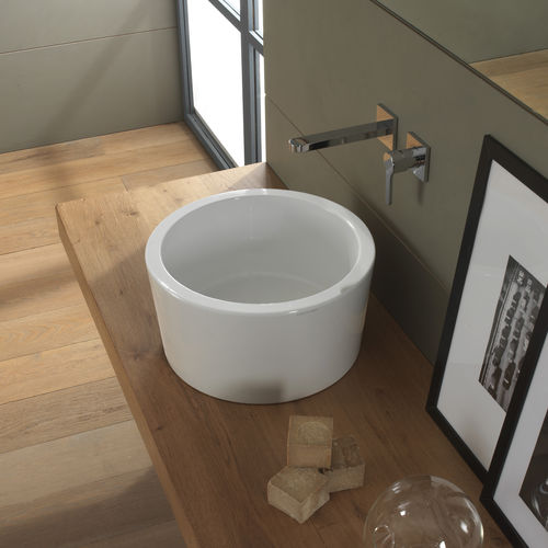 Vasque à poser - BUCKET - Scarabeo Ceramiche - en céramique / avec porte-serviettes intégré / personnalisable