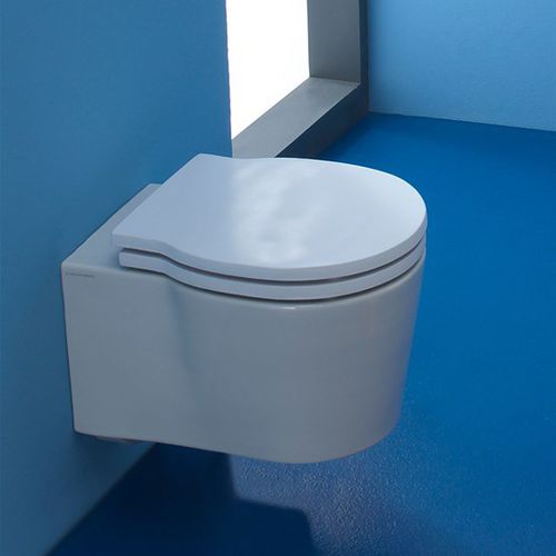 WC suspendu - Bucket - Scarabeo Ceramiche - en céramique / pour école / pour école maternelle