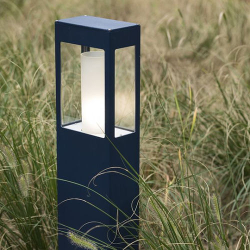 Borne d'éclairage urbaine - BRICK - Roger Pradier - contemporaine / en verre / en aluminium