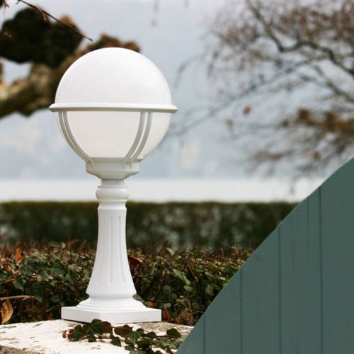 Borne d'éclairage de jardin - Boréal - Roger Pradier - contemporaine / en verre / en aluminium