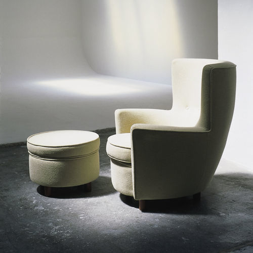 Fauteuil contemporain - MORAGAS - Santa & Cole - en tissu / avec repose-pieds / avec dossier haut