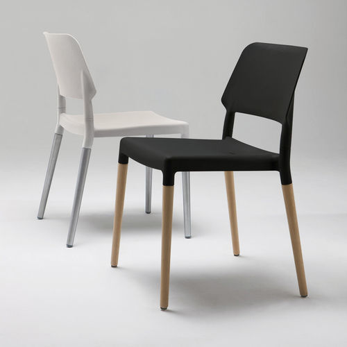 Chaise contemporaine - BELLOCH - Santa & Cole - d'intérieur / d'extérieur / en polypropylène