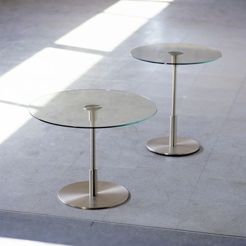 Table d'appoint contemporaine - DIANA - Santa & Cole - en verre / avec piètement en métal / ronde
