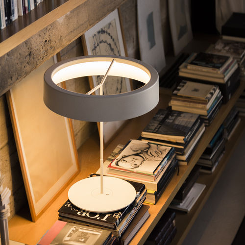 Lampe de table - SIN  - Santa & Cole - en aluminium / en méthacrylate / contemporaine