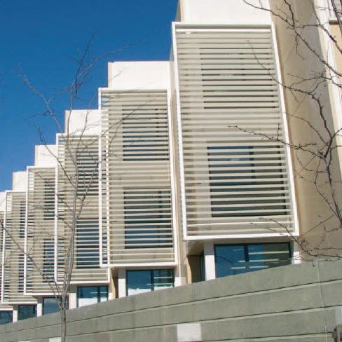 Volet à lames - LOGGIA® ALU PLANO - RENSON - coulissant / en aluminium / pour façade