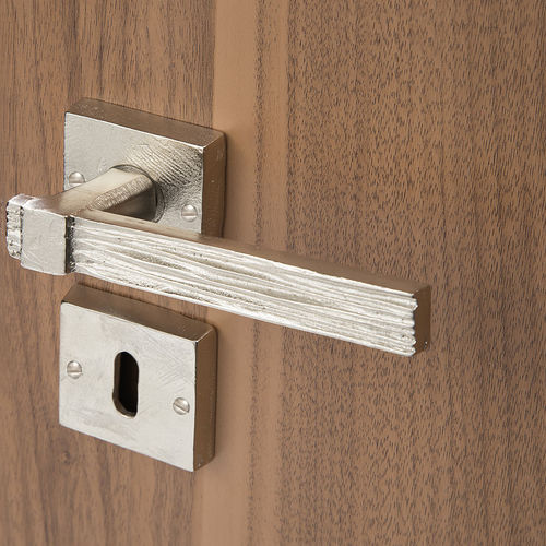 Poignée de porte - SABLE - Objet Insolite - en bronze / classique / résidentielle