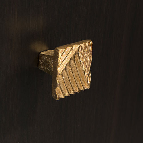 Bouton de meuble classique - ECAILLE - Objet Insolite - en bronze