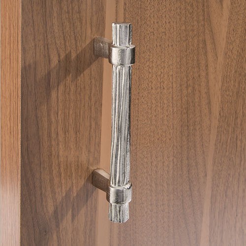Poignée de tirage de porte - FAGOT - Objet Insolite - en bronze / classique / résidentielle