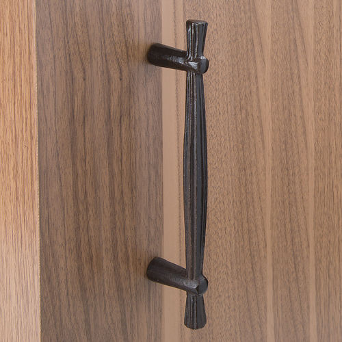Poignée de tirage de porte - GALON - Objet Insolite - en bronze / classique / résidentielle